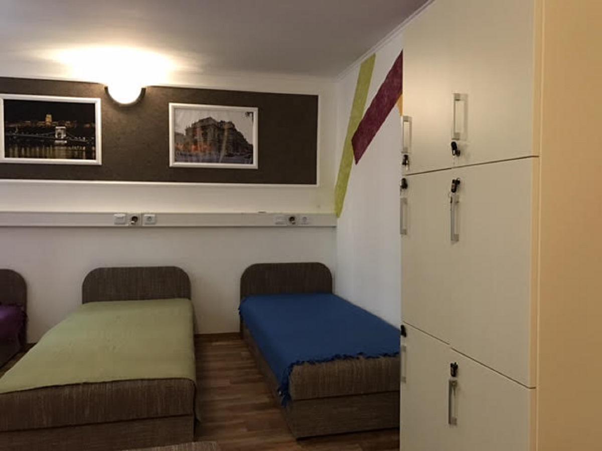 Opera Hostel Budapest Exterior photo
