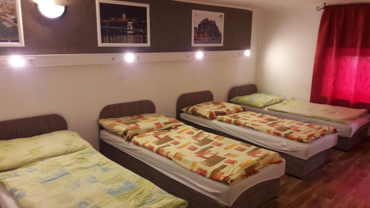 Opera Hostel Budapest Exterior photo